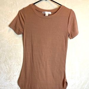 2 long shirt sleeve shirts